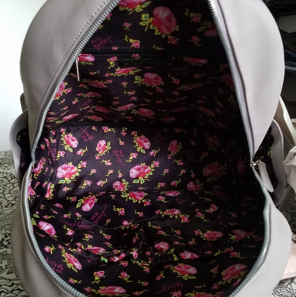 ❣SOLD❣Betsey Johnson 3pc Backpack Bundle - Picture 7 of 8